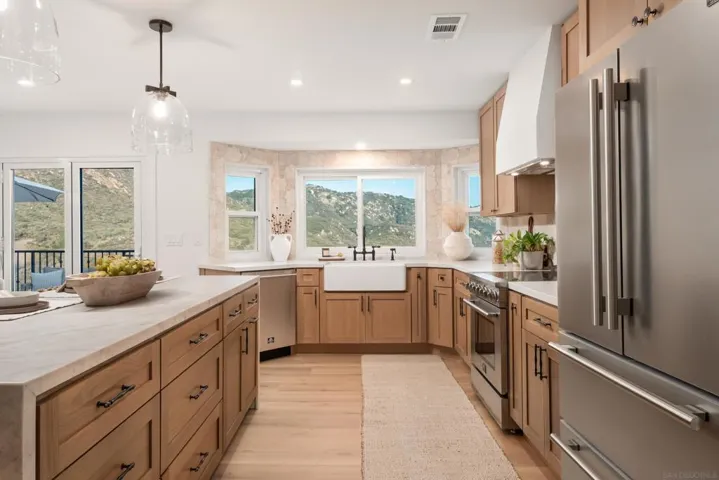 11337 Caprice Pl, Escondido, California 92026