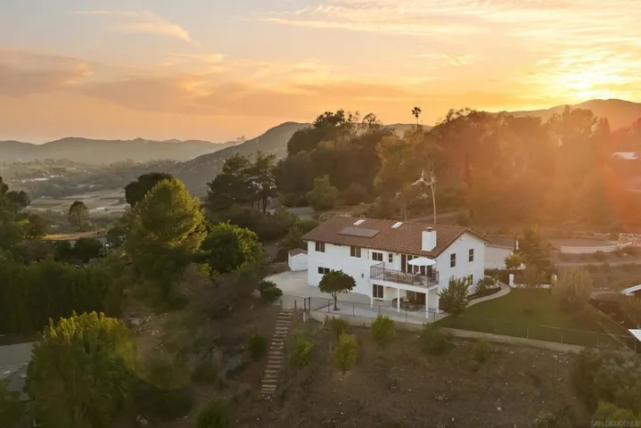 11337 Caprice Pl, Escondido, California 92026