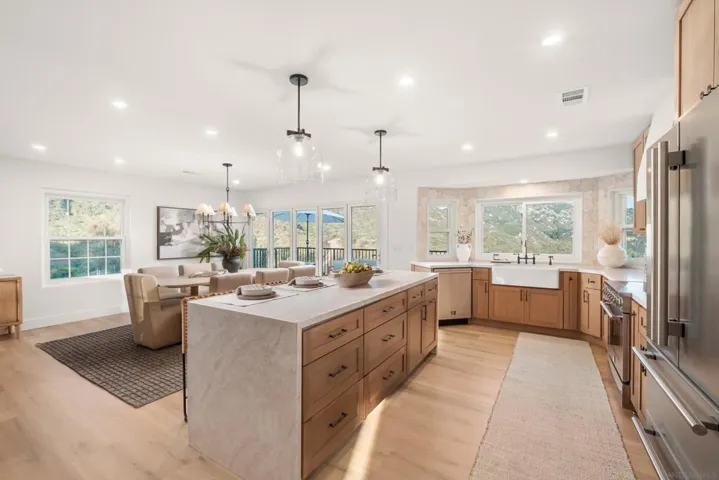 11337 Caprice Pl, Escondido, California 92026