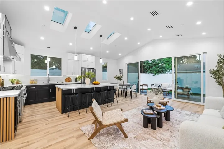17337 Tiara Street, Encino, California 91316 — photo 4