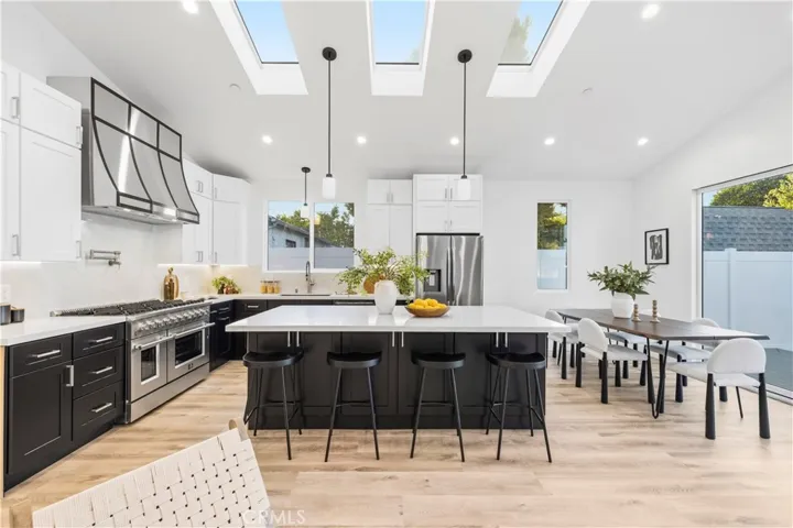 17337 Tiara Street, Encino, California 91316 — photo 5