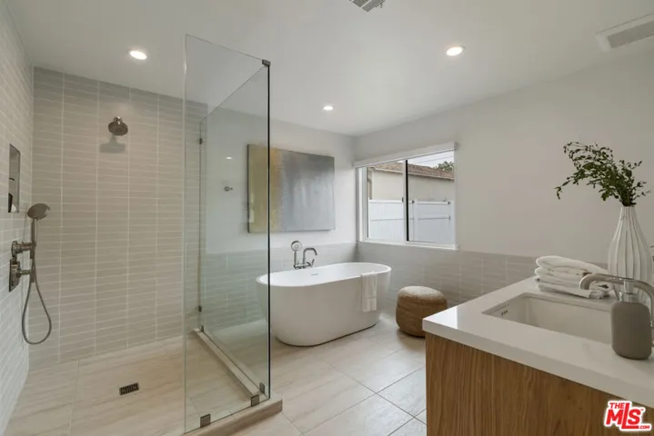 3815 S Cochran Avenue, Los Angeles, California 90008