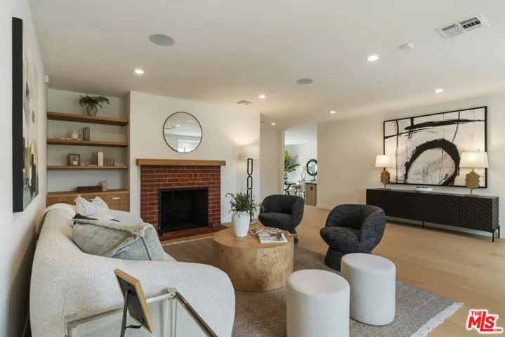 3815 S Cochran Avenue, Los Angeles, California 90008