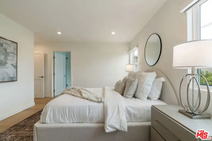 3815 S Cochran Avenue, Los Angeles, California 90008