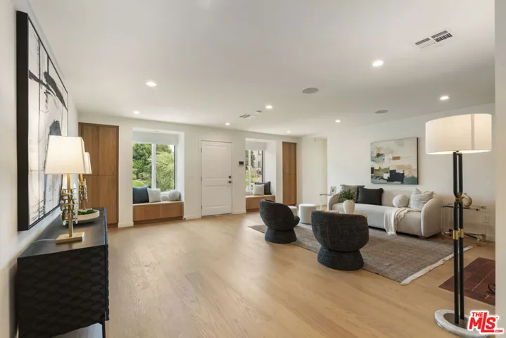 3815 S Cochran Avenue, Los Angeles, California 90008