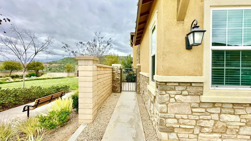 35646 Asturian Way, Fallbrook, California 92028