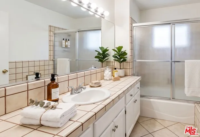 5651 Windsor Way 105, Culver City, California 90230