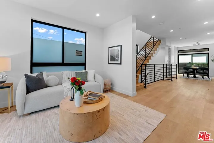 5443 Blackwelder Street, Los Angeles, California 90016