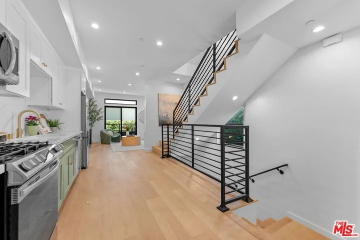 5443 Blackwelder Street, Los Angeles, California 90016