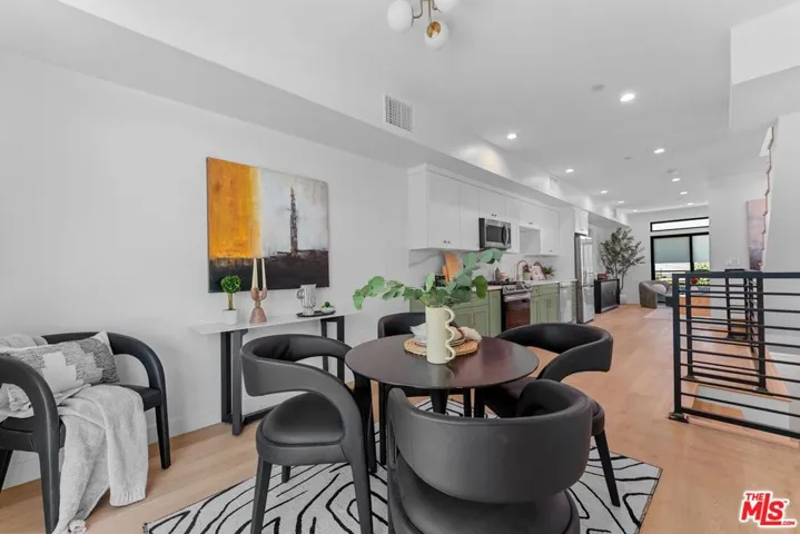 5443 Blackwelder Street, Los Angeles, California 90016