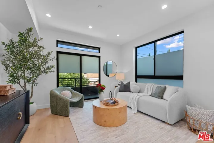 5443 Blackwelder Street, Los Angeles, California 90016
