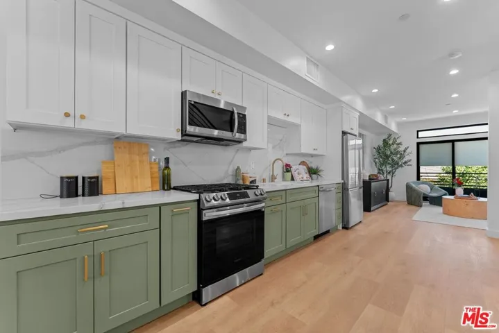 5443 Blackwelder Street, Los Angeles, California 90016