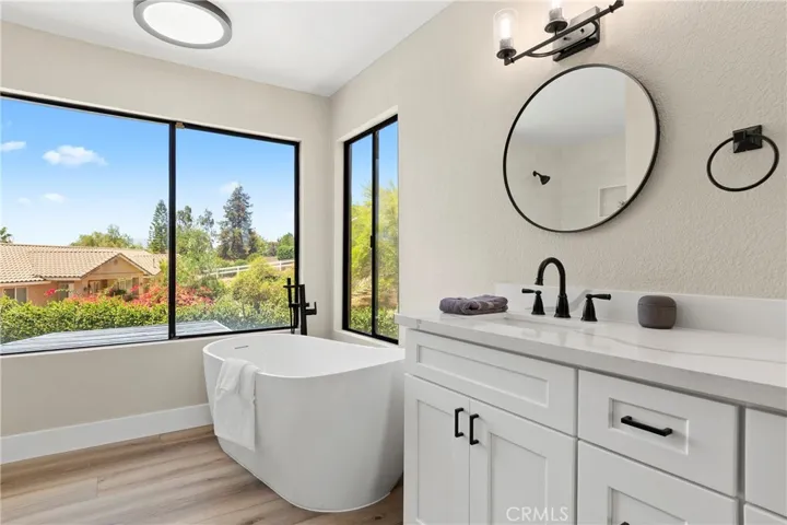 15605 Creekview Trail, Riverside, California 92506