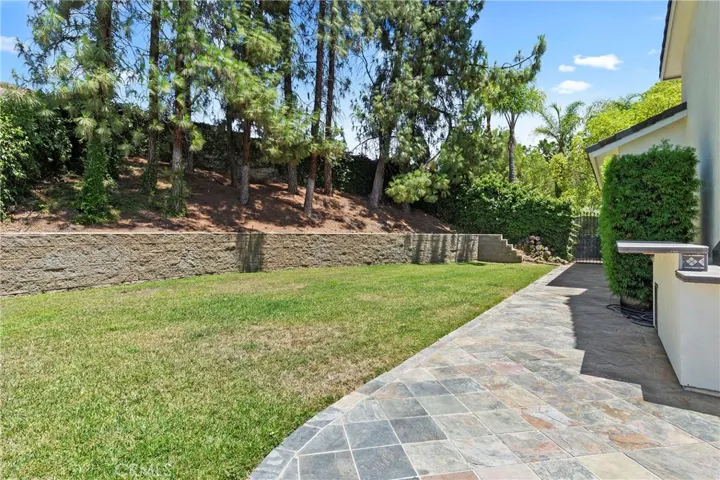 15605 Creekview Trail, Riverside, California 92506