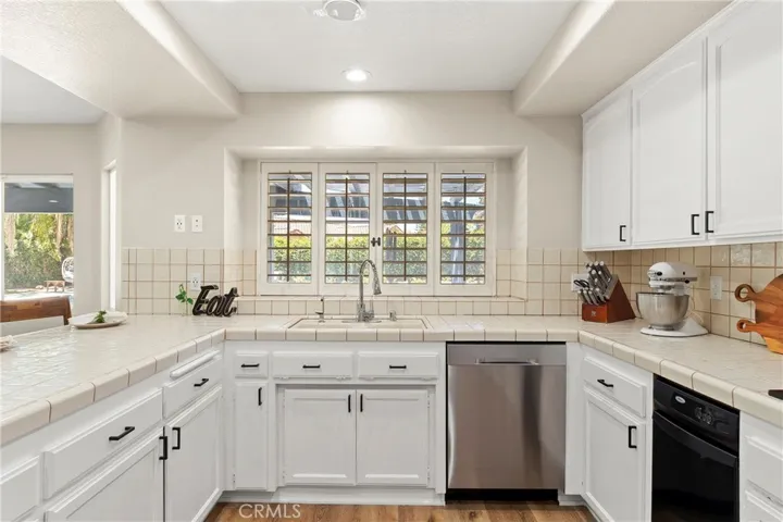 15605 Creekview Trail, Riverside, California 92506