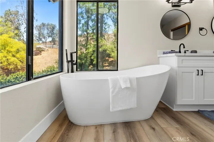 15605 Creekview Trail, Riverside, California 92506