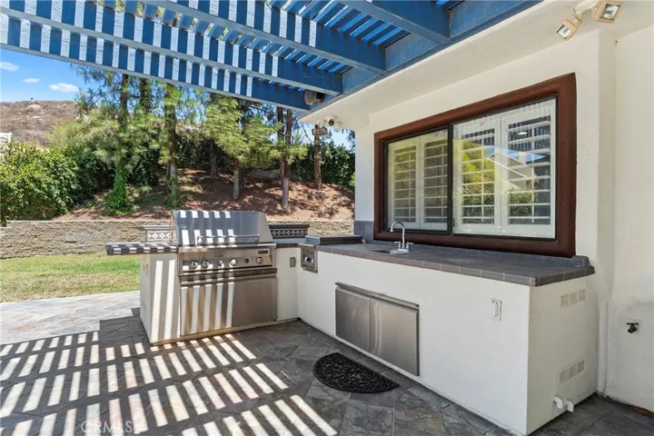 15605 Creekview Trail, Riverside, California 92506
