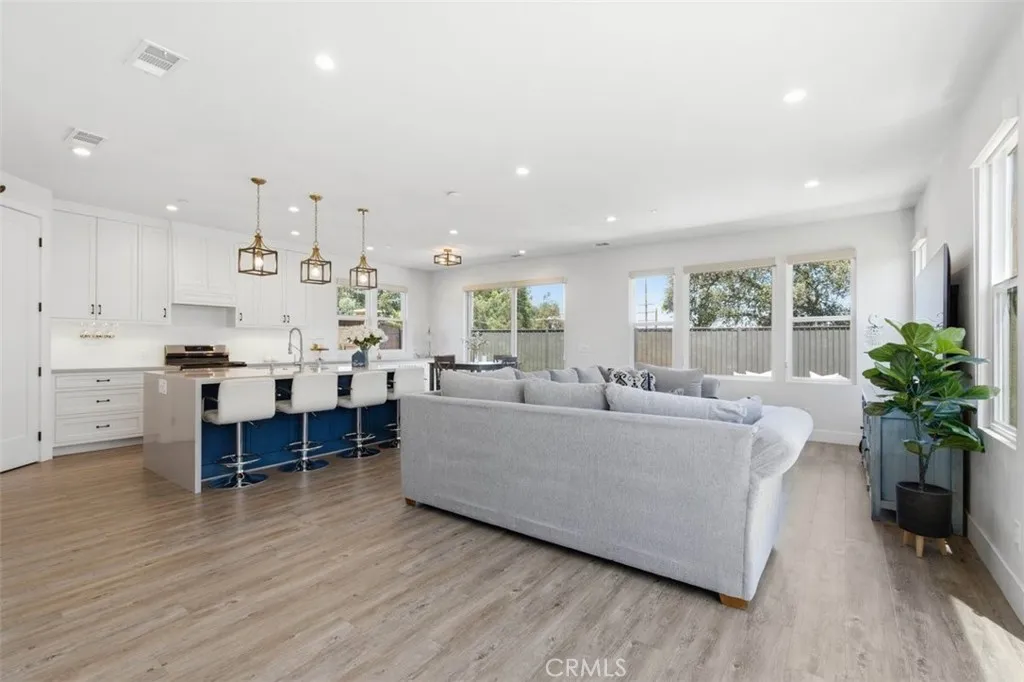 2010 Brentwood Place, Claremont, California 91711 — photo 5