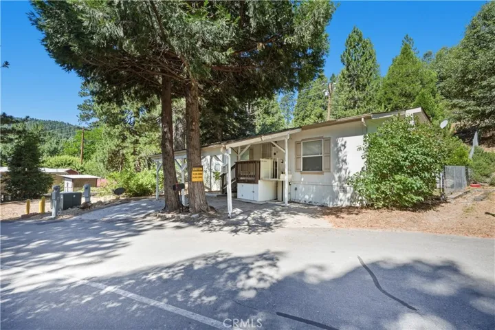 22899 Byron 16, Crestline, California 92325
