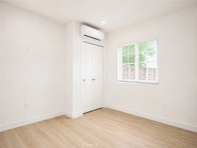 7649 Paso Robles, Lake Balboa, California 91406