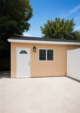 7649 Paso Robles, Lake Balboa, California 91406