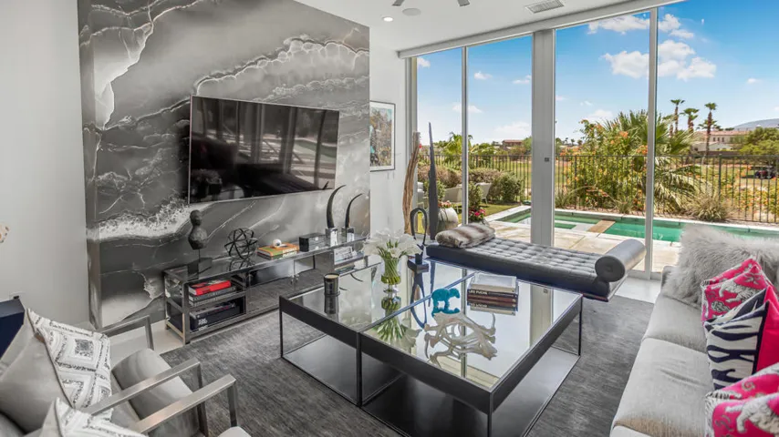 Living Room Close