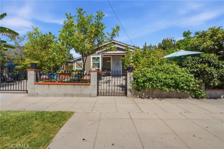 1164 Mentone, Pasadena, California 91103