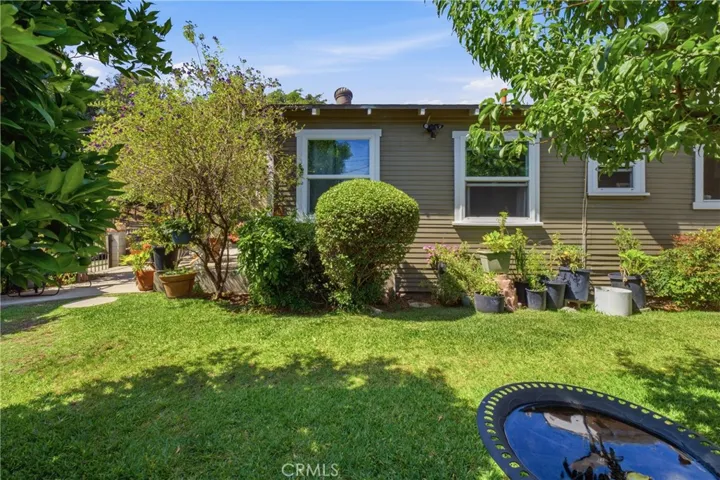 1164 Mentone, Pasadena, California 91103