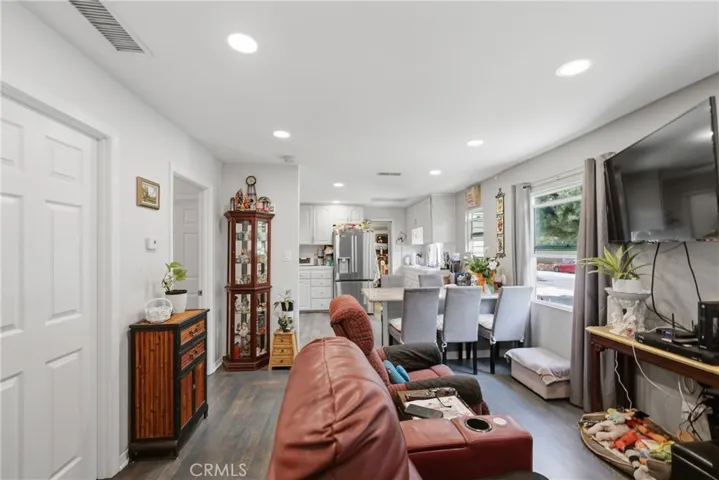 1164 Mentone, Pasadena, California 91103