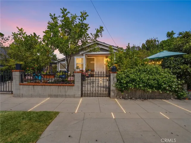 1164 Mentone, Pasadena, California 91103