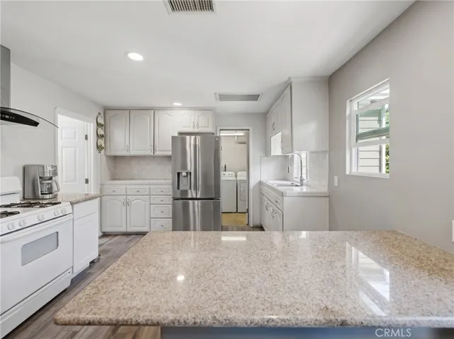 1164 Mentone, Pasadena, California 91103