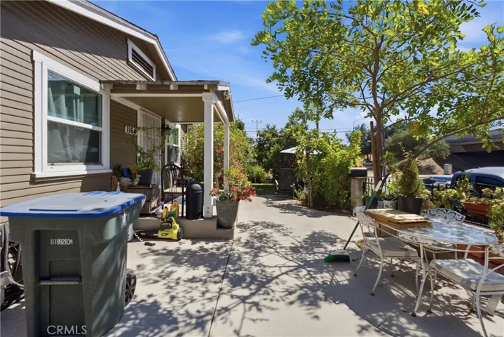 1164 Mentone, Pasadena, California 91103