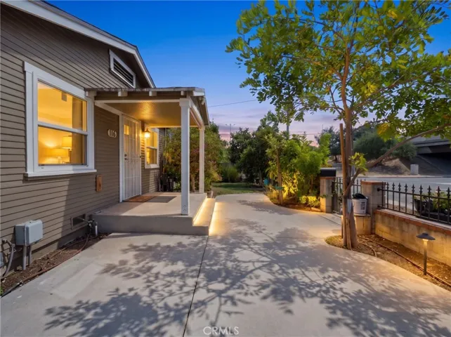 1164 Mentone, Pasadena, California 91103