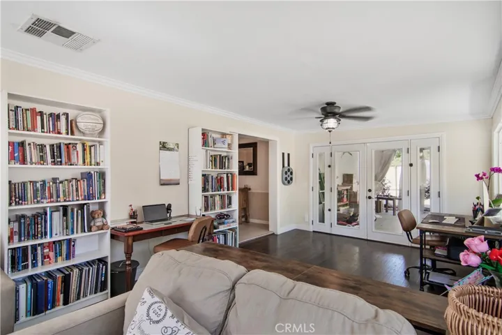 742 Sherwood, Redlands, California 92373