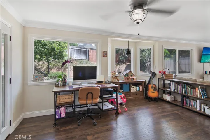 742 Sherwood, Redlands, California 92373