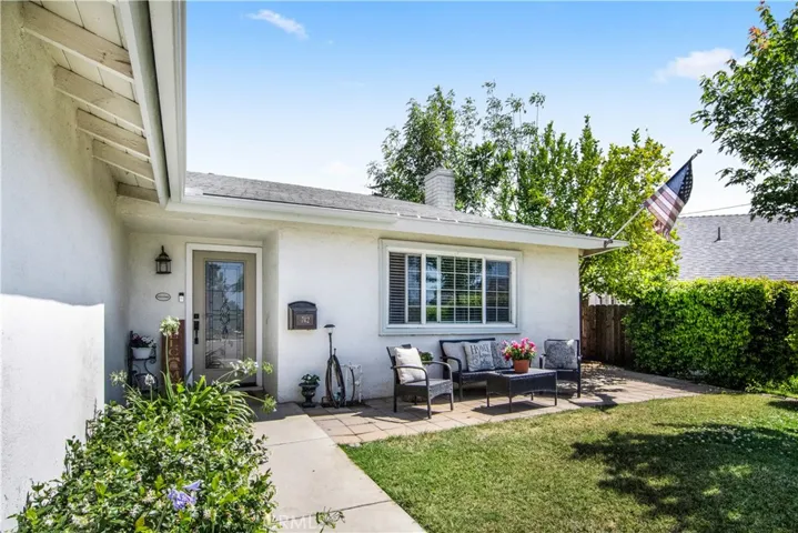 742 Sherwood, Redlands, California 92373