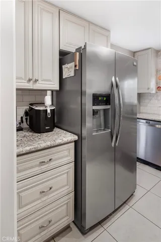742 Sherwood, Redlands, California 92373