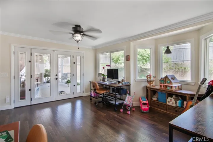 742 Sherwood, Redlands, California 92373