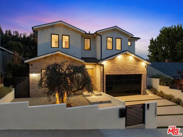 12007 Rose Avenue, Los Angeles, California 90066