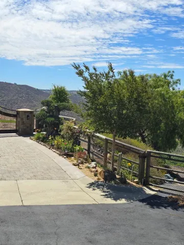 3752 Monserate Place, Fallbrook, California 92028