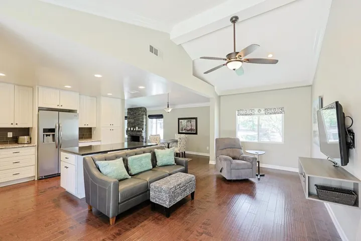 5390 Huaracha Court, Tierrasanta, California 92124