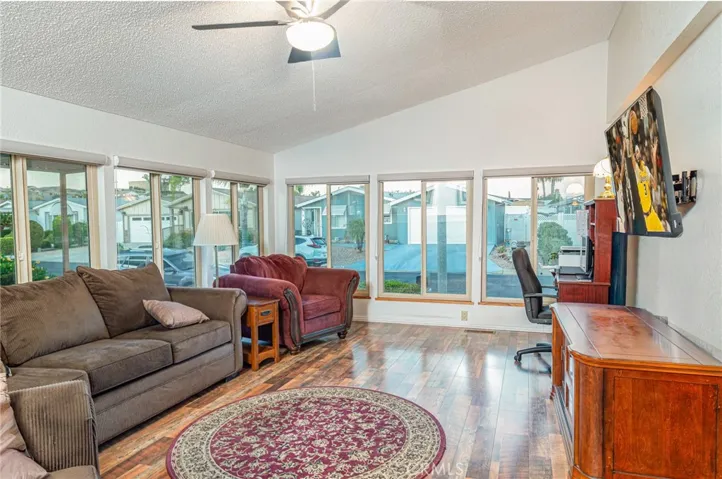 38075 Calle Amigable, Murrieta, California 92563