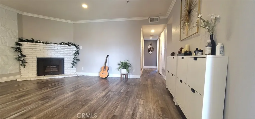 Huge livingroom