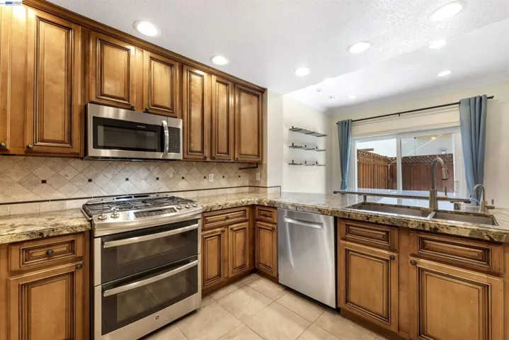 Gas Cook Top & Double Oven