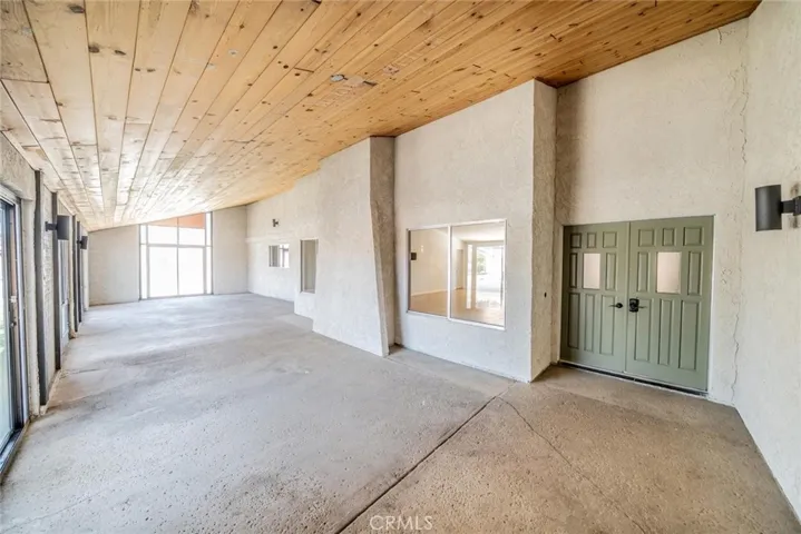 13665 Driftwood, Victorville, California 92395