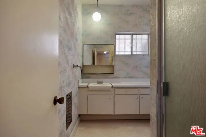 5025 Maplewood Avenue 14, Los Angeles, California 90004