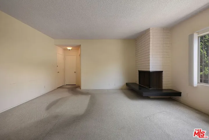 5025 Maplewood Avenue 14, Los Angeles, California 90004
