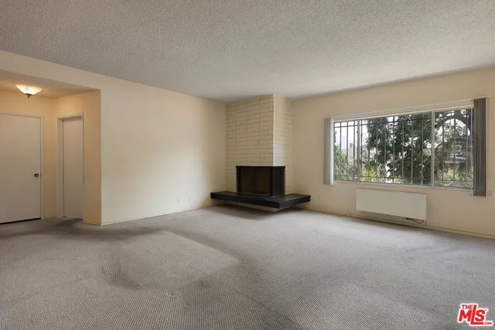 5025 Maplewood Avenue 14, Los Angeles, California 90004