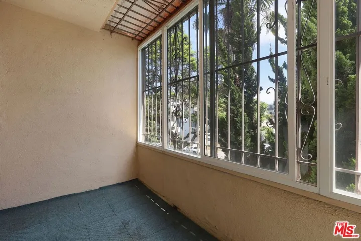 5025 Maplewood Avenue 14, Los Angeles, California 90004
