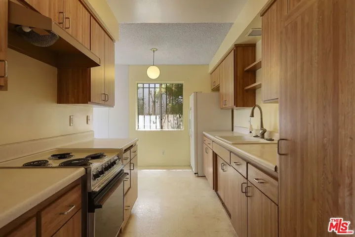5025 Maplewood Avenue 14, Los Angeles, California 90004